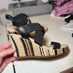 Anne Klein Black Elastic-Strap Espadrille Wedge Sandals
